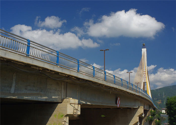 白沙304不锈钢桥梁护栏：安全、耐用与美观的完美结合